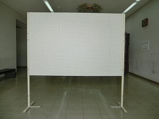 有孔ボードを横に置いてある写真