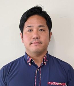 嶺井拓磨議員