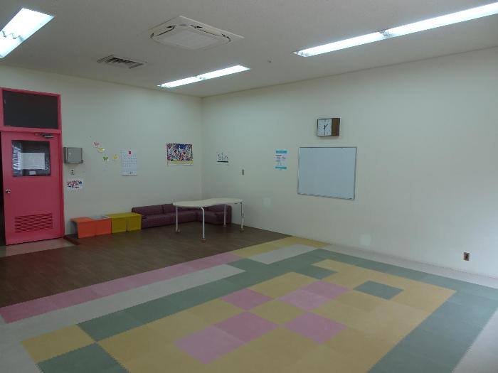 児童室の詳細ページを開く