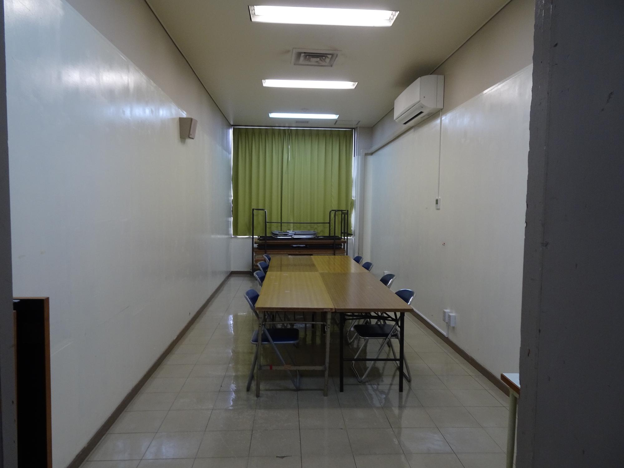 集会場控え室画像