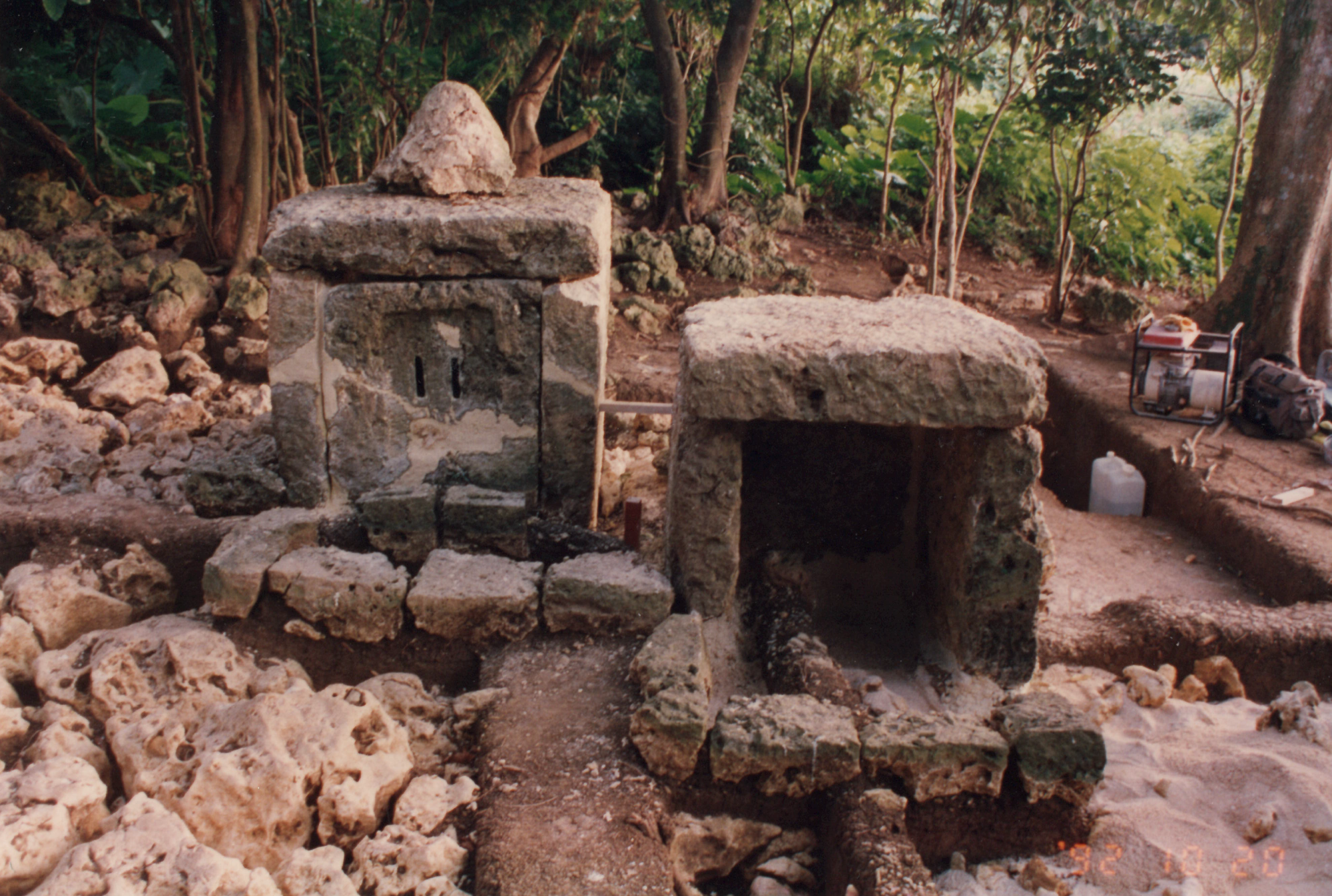 クシヌウタキ石祠：復元時！